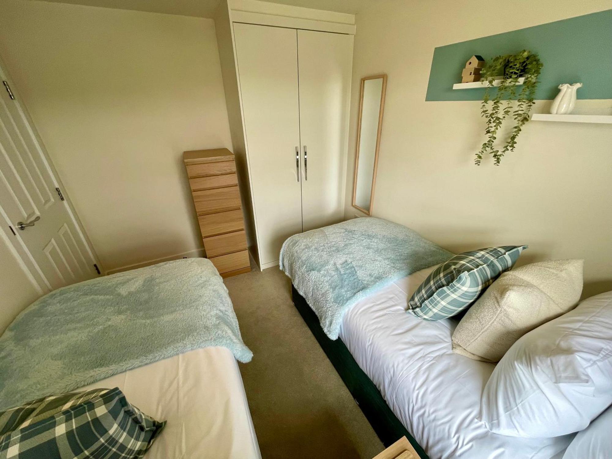 3-Bedroom Luxury Stay With Free Parking Market Harborough Esterno foto