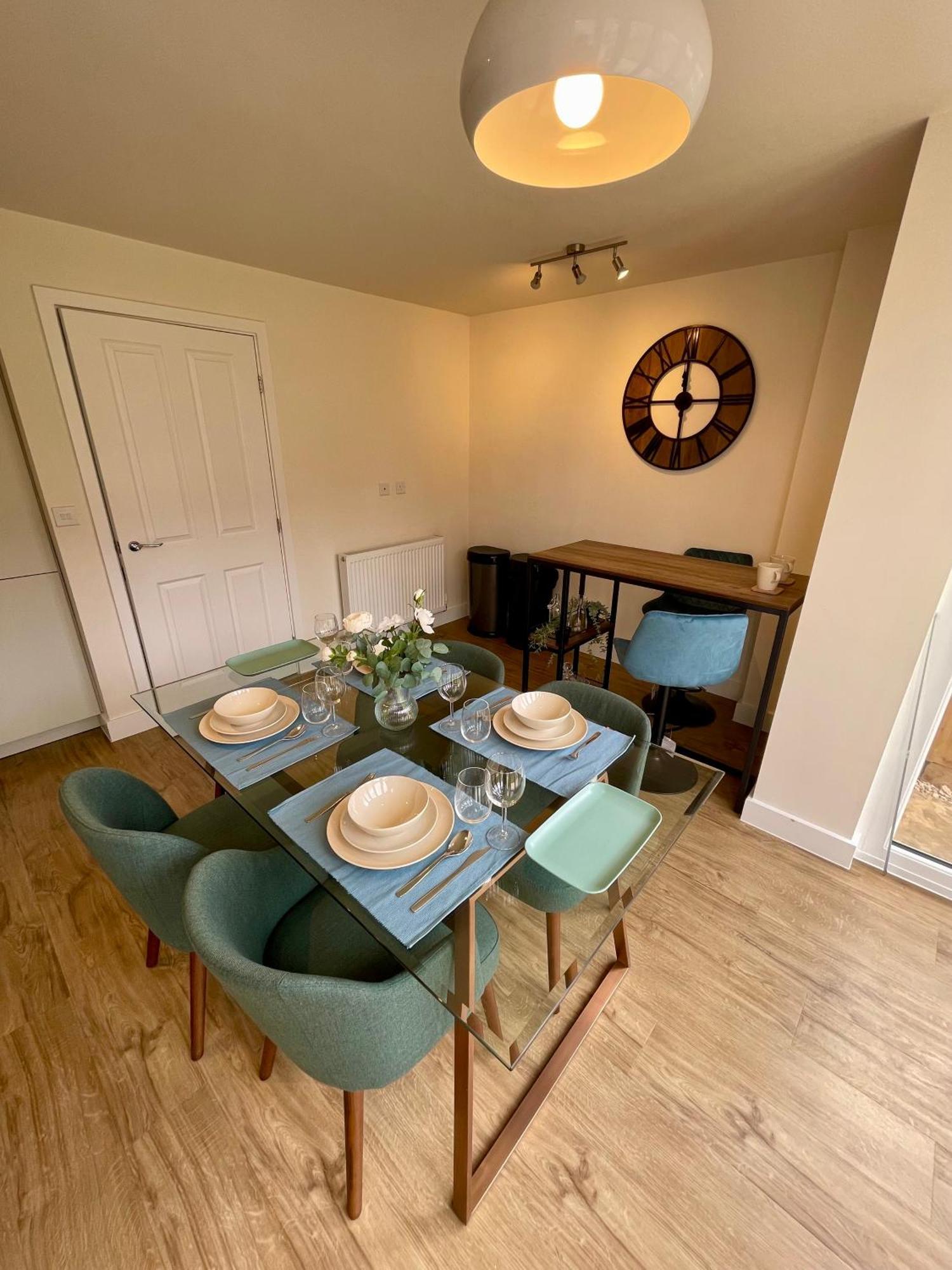 3-Bedroom Luxury Stay With Free Parking Market Harborough Esterno foto