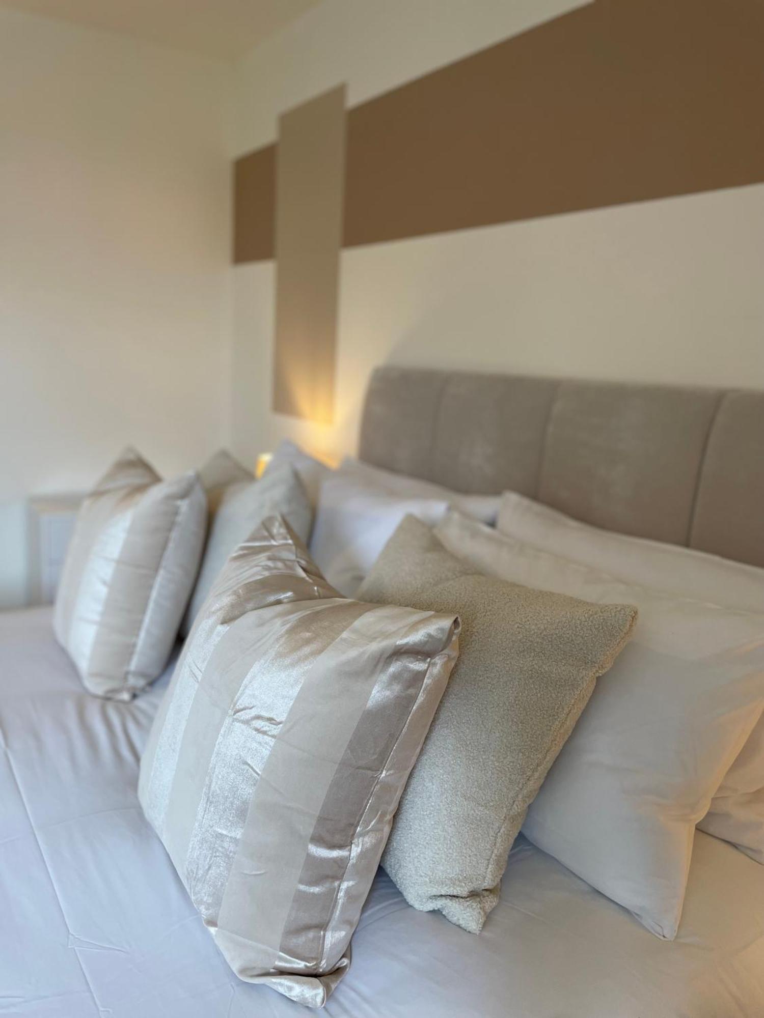 3-Bedroom Luxury Stay With Free Parking Market Harborough Esterno foto